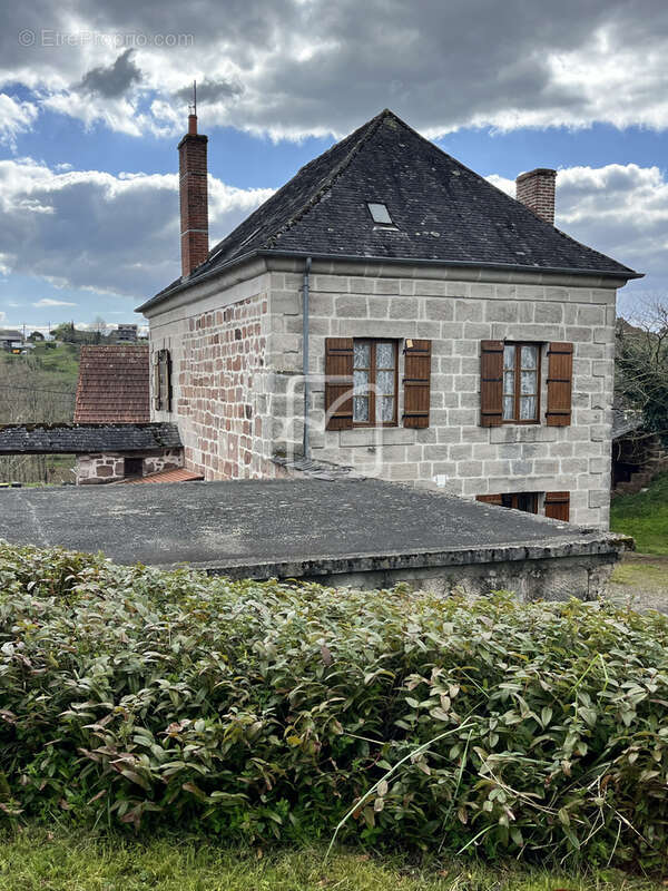 Maison à VARS-SUR-ROSEIX