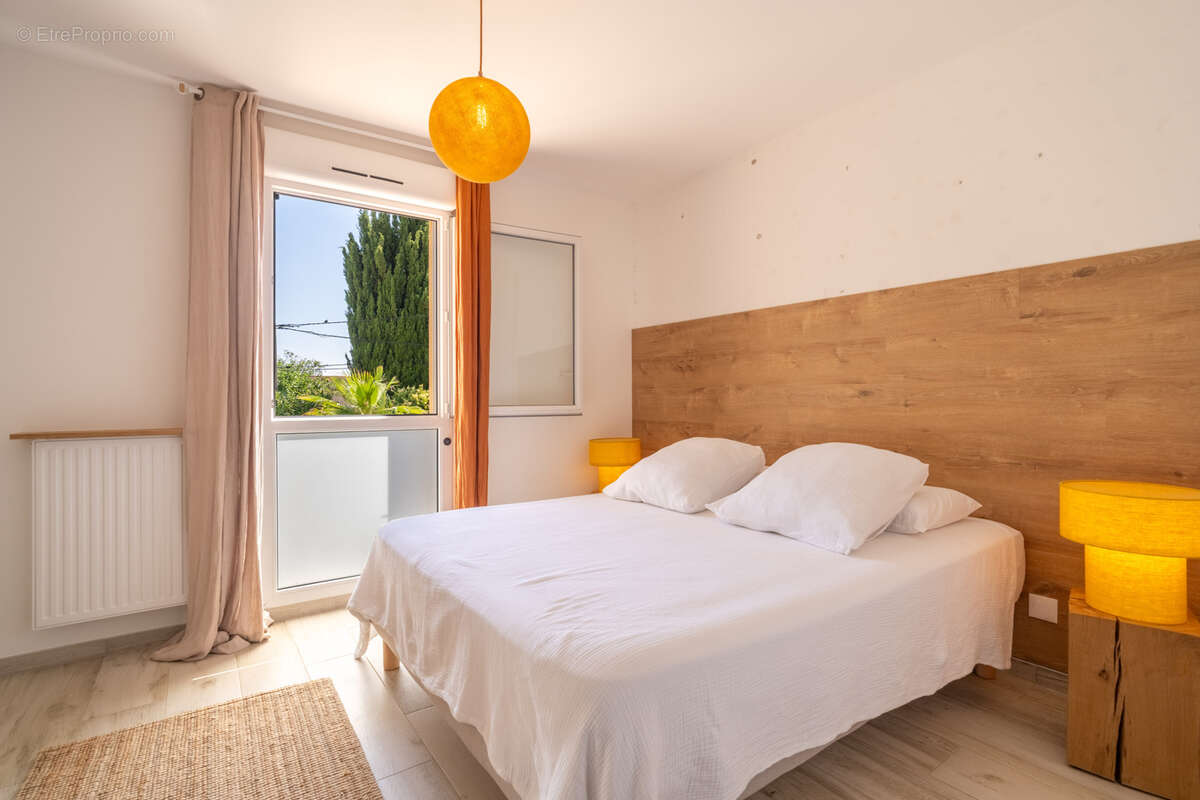 Appartement à SIX-FOURS-LES-PLAGES