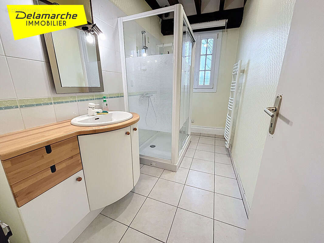 Maison à SAINT-AUBIN-DE-TERREGATTE