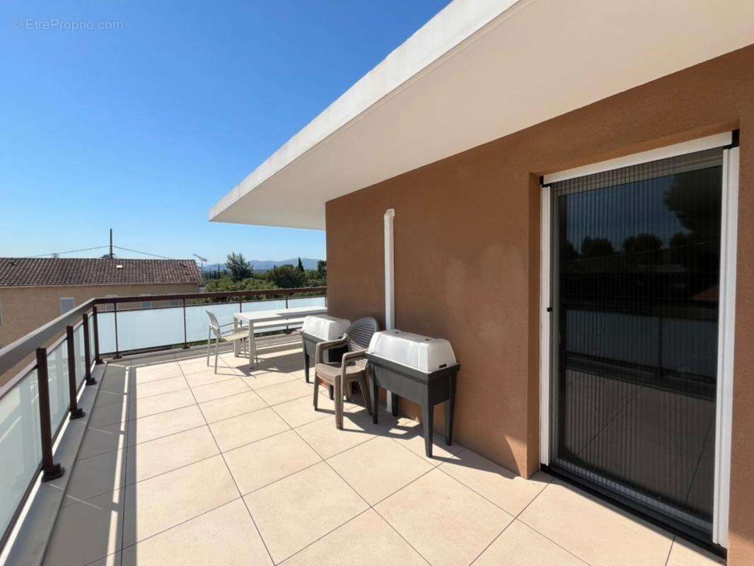 T4 chateau gombert 85m2 + 2 parkings en sous sol + terrasse 41m2 - photo 2