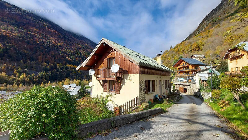 Maison à VAUJANY