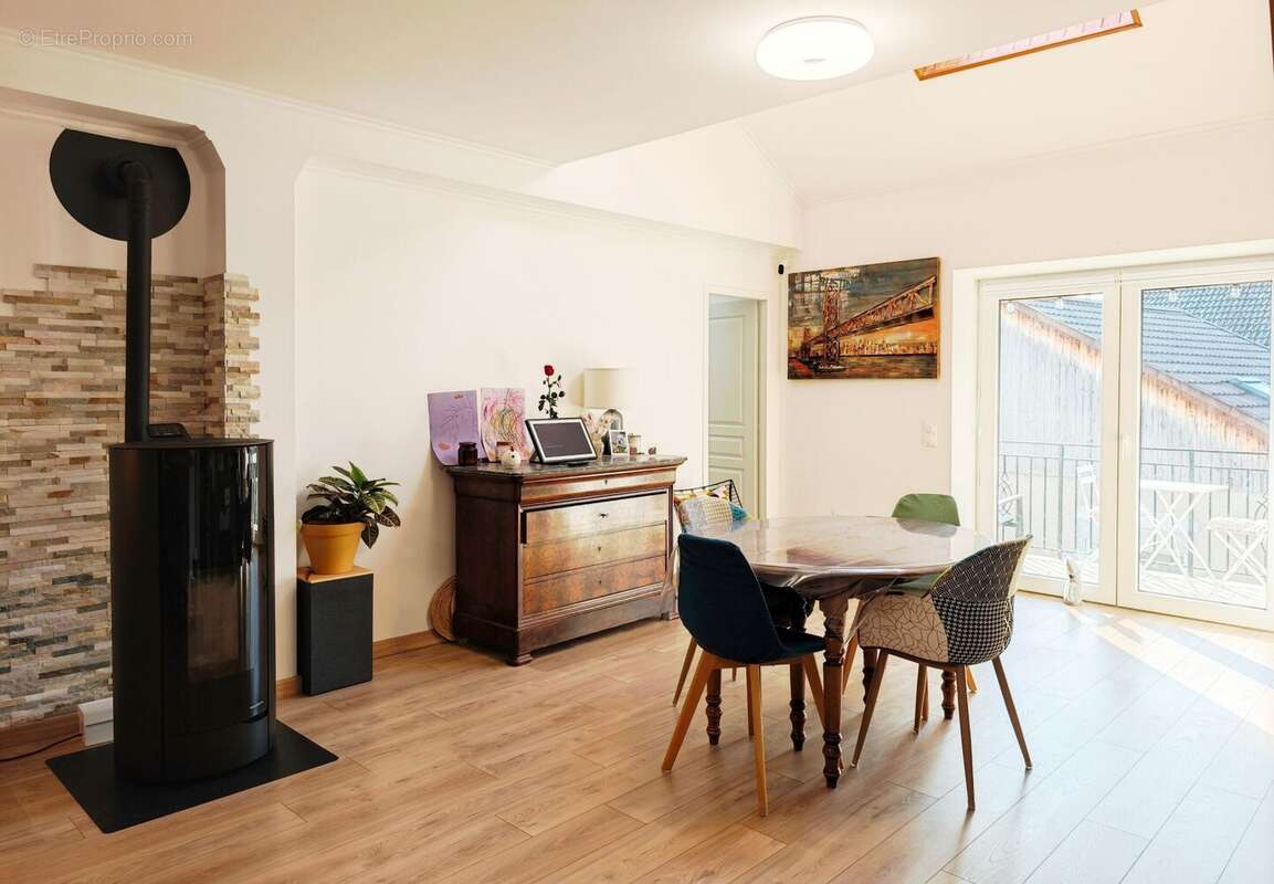 Appartement 144 m² à Gex  - photo 2
