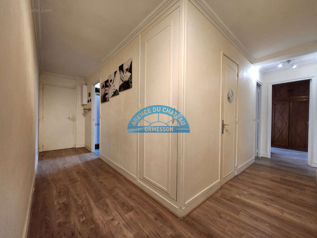 Appartement à SAINT-MAUR-DES-FOSSES