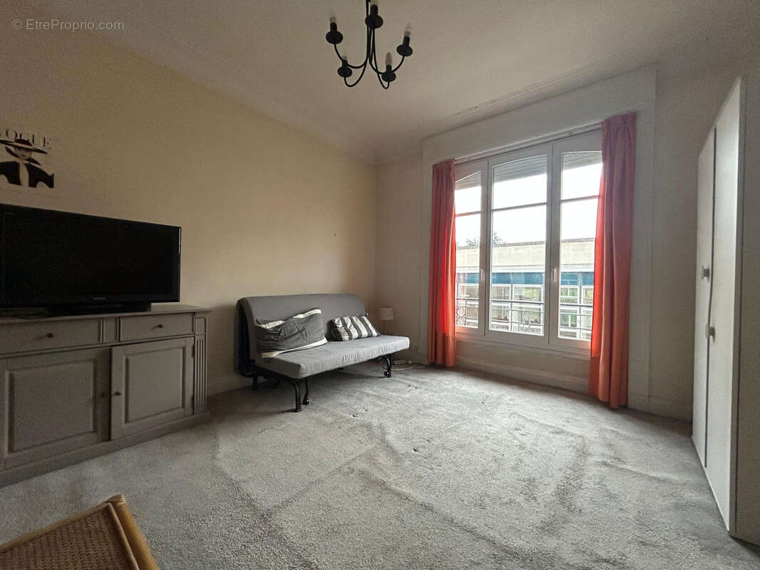 LILLE - CENTRE - Appartement T3 - photo 2
