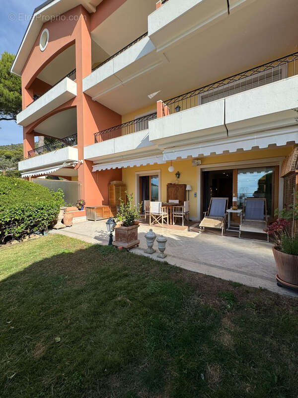 Appartement à EZE