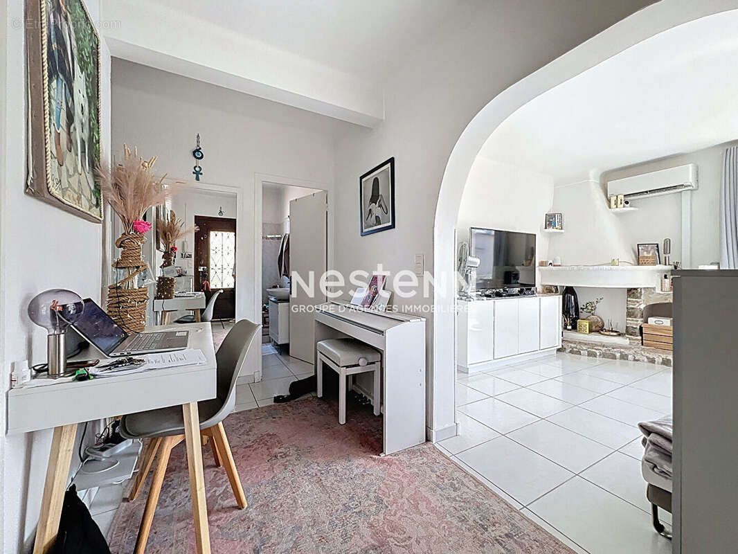 VALLAURIS - Maison - 230m² - Terrain 525m² - Projet promoteur - Hauteur autorisé - Proche commodités - photo 7