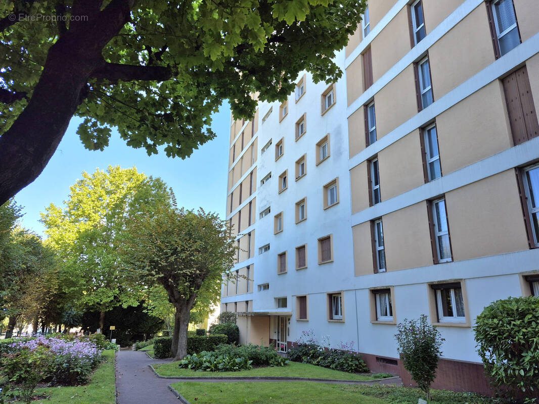 Appartement à THIAIS