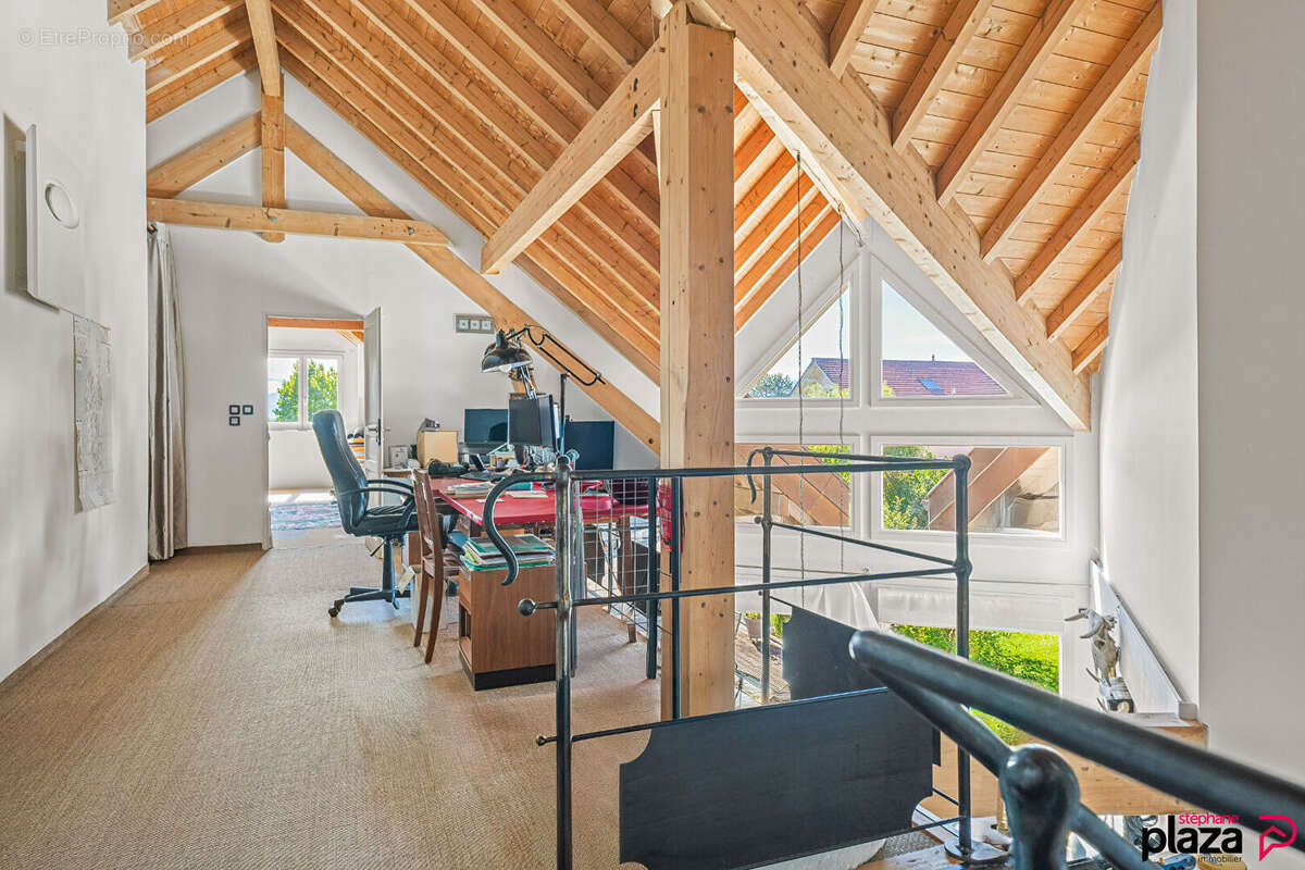 Maison à PREVESSIN-MOENS