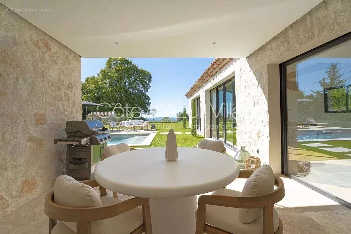 Maison à TOURRETTES-SUR-LOUP