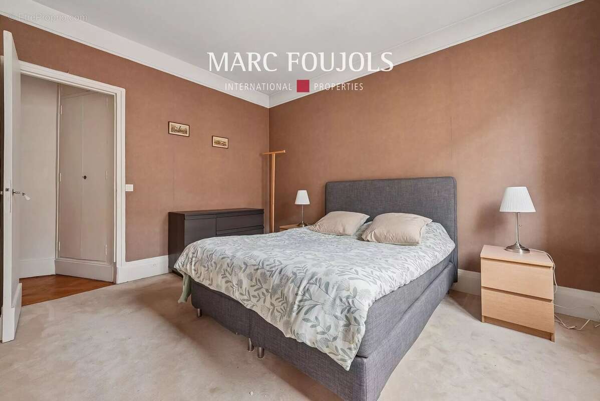 Appartement à PARIS-8E