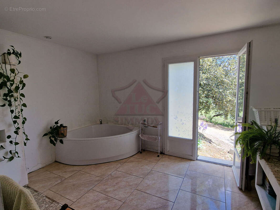 Maison atypique - photo 9