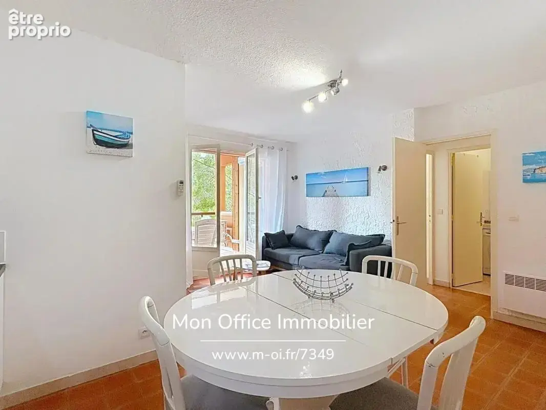 Référence : 7349-les. - appartement t3 clé en main en centre ville de cavalaire sur mer - photo 4