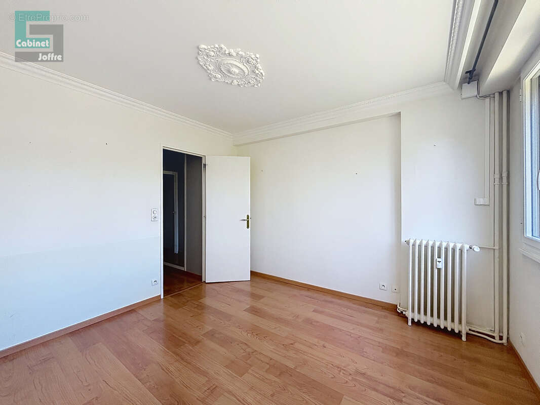 Appartement à FONTAINEBLEAU