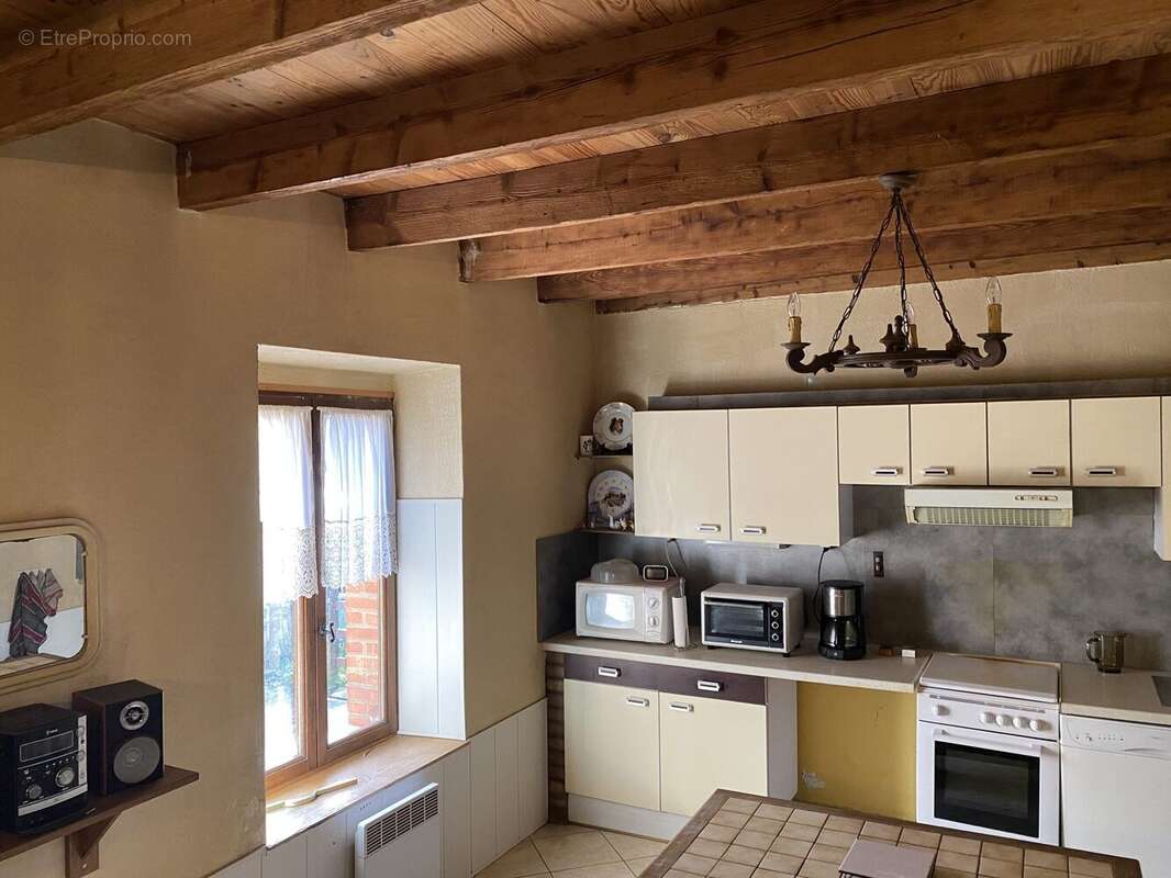 Maison à NEUVIC-ENTIER