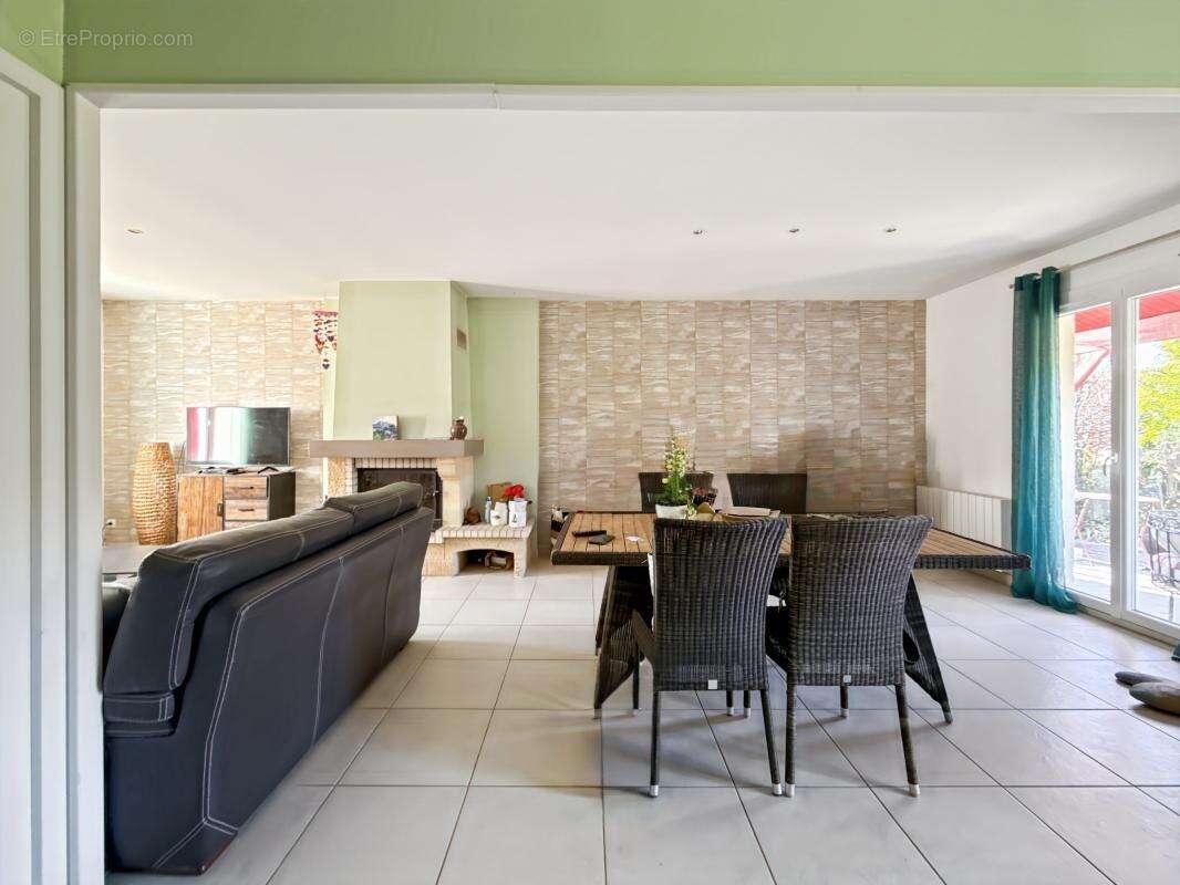 Maison à COULOUNIEIX-CHAMIERS