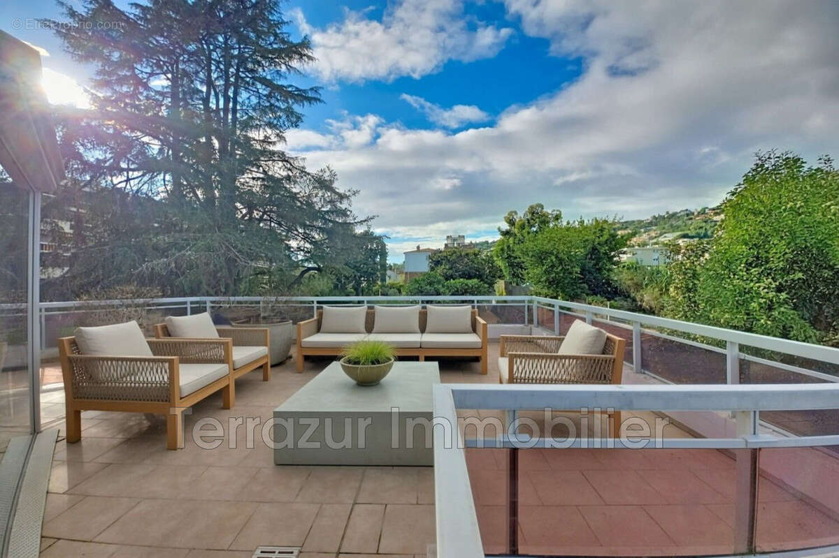 Appartement à VALLAURIS