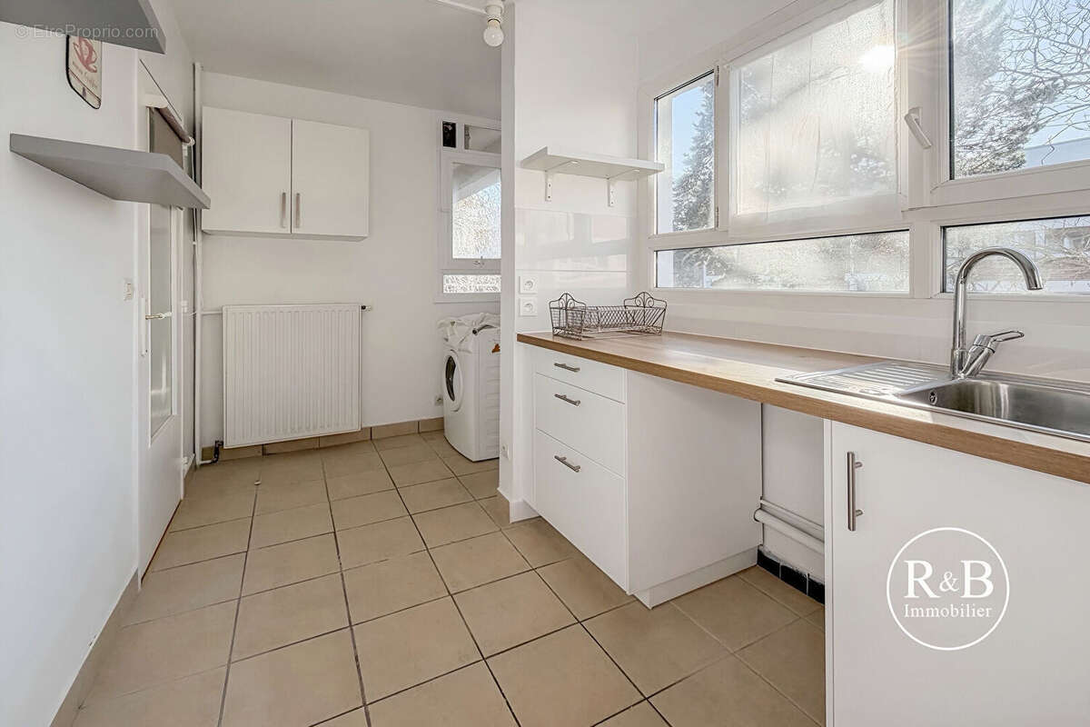 Appartement à LES CLAYES-SOUS-BOIS