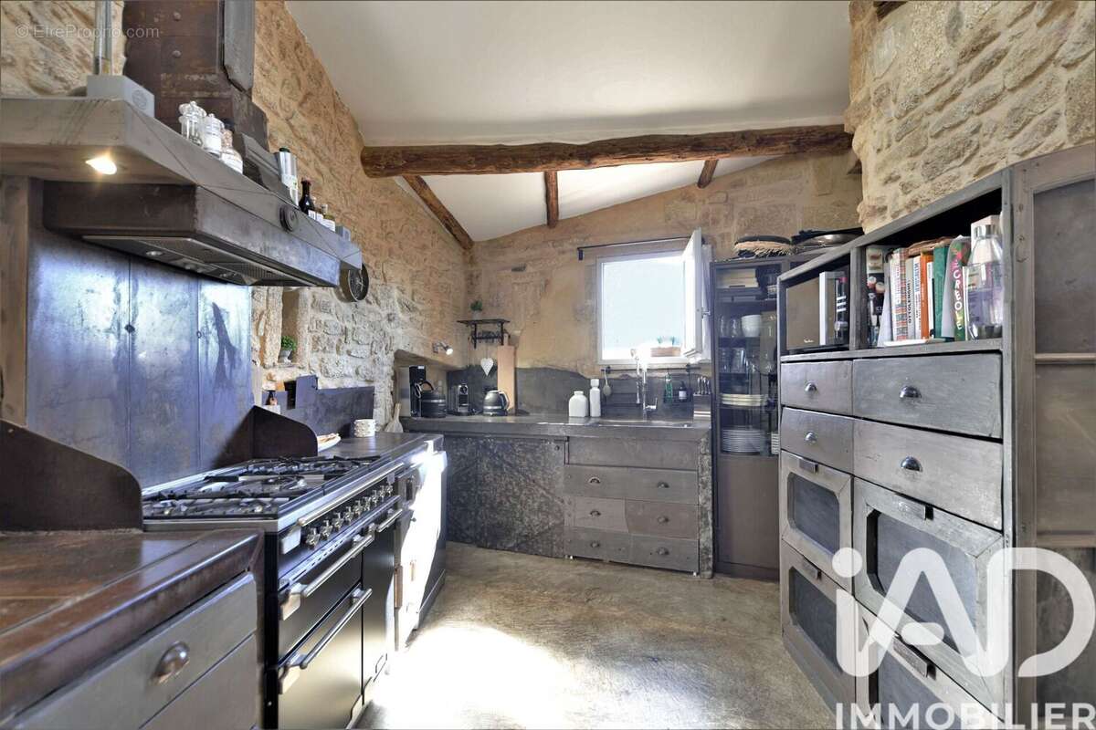 Maison 175 m² à Castillon-Du-Gard  - photo 4
