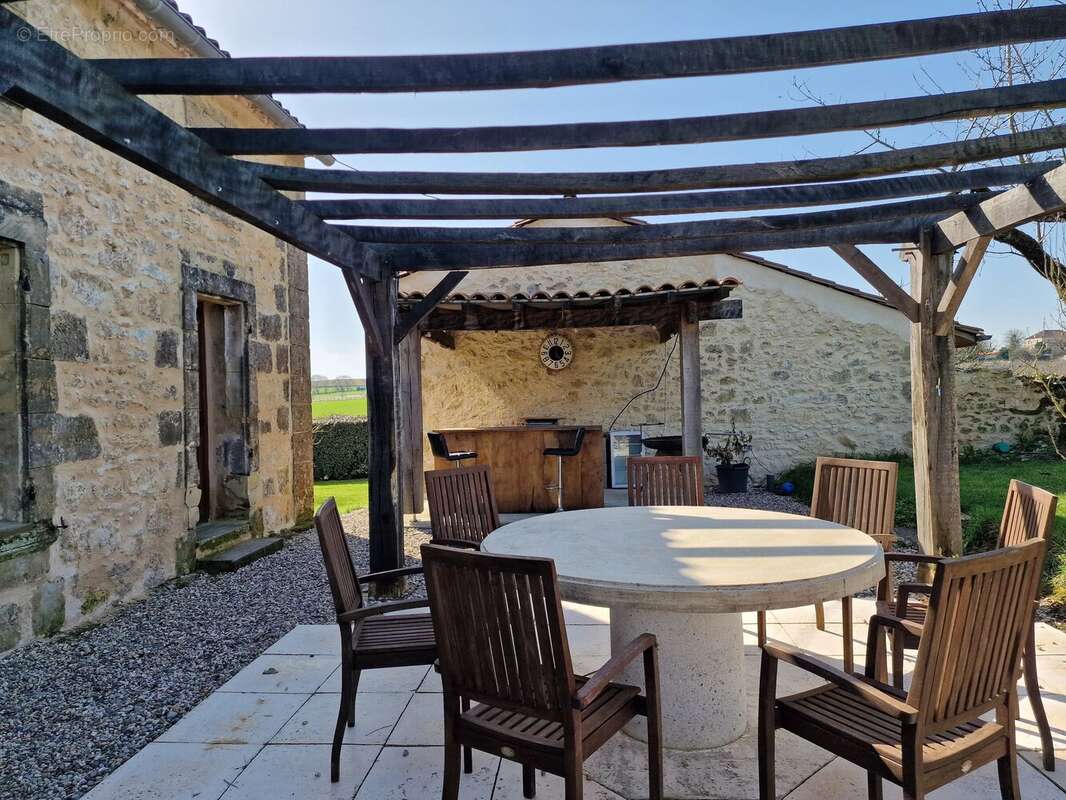 Maison à LAUZUN