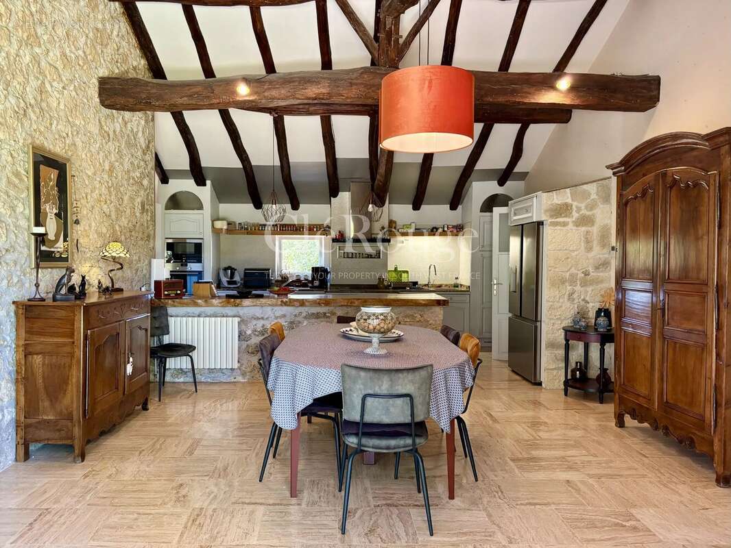 Proche de Saint-Livrade-sur-Lot – Élégante propriété de caractère de 5 chambres avec piscine chauffée et superbe parc arboré - photo 5