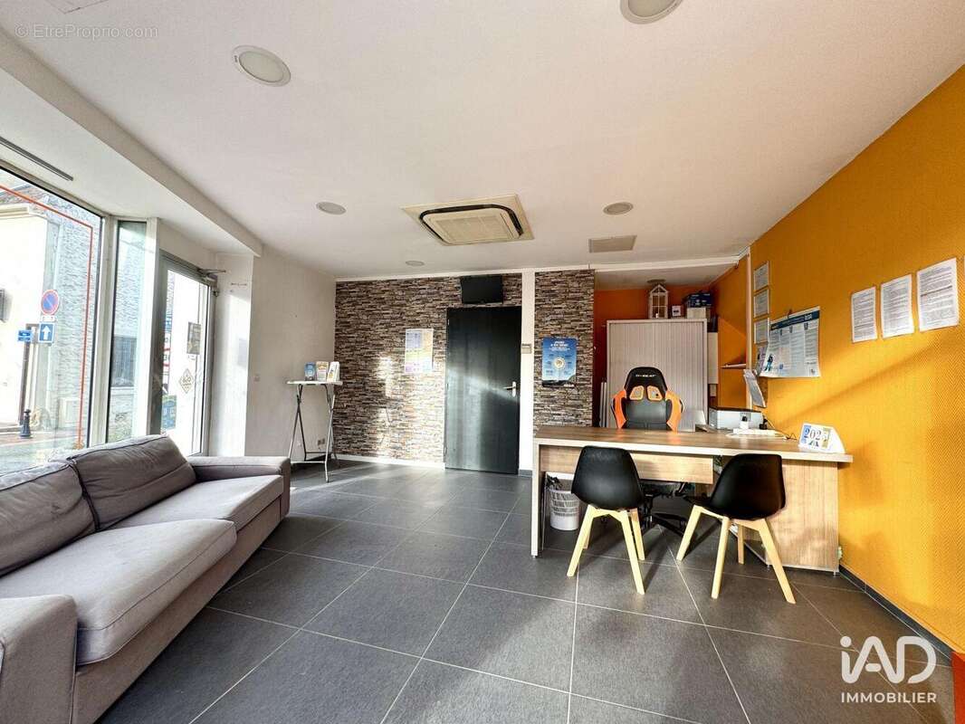 Photo 5 - Commerce à MOISSY-CRAMAYEL