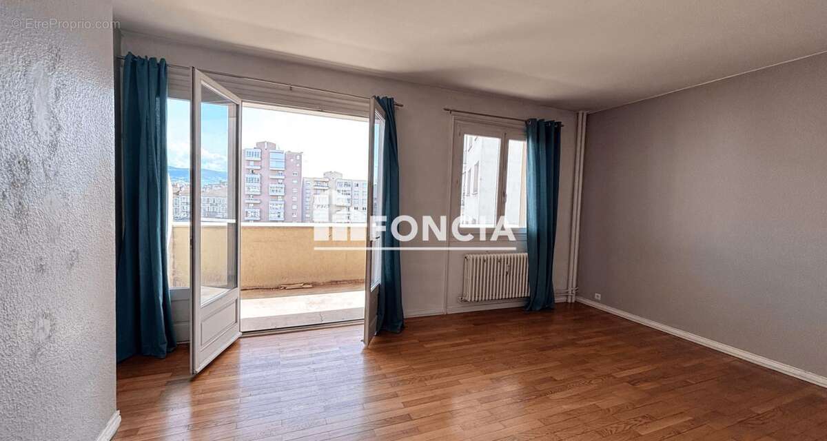 Appartement à SAINT-ETIENNE