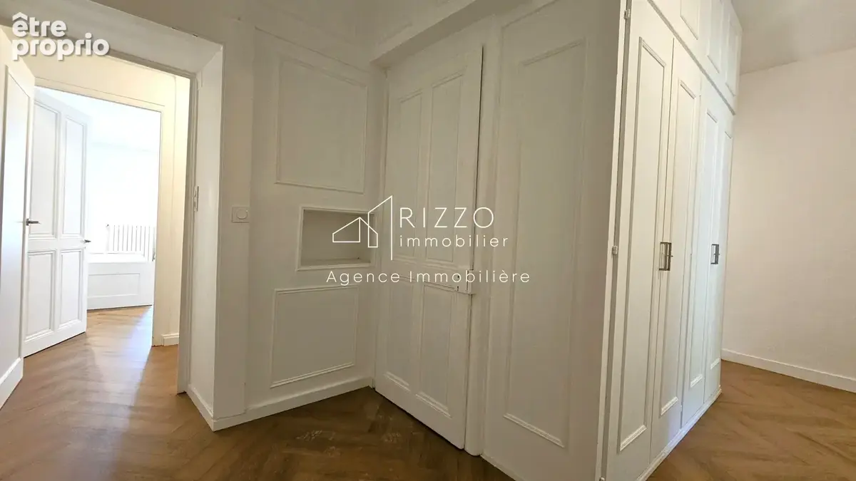 Divonne, duplex en RDJ de 225m2 de type 6 dans ferme Gessienne rénovée - photo 15