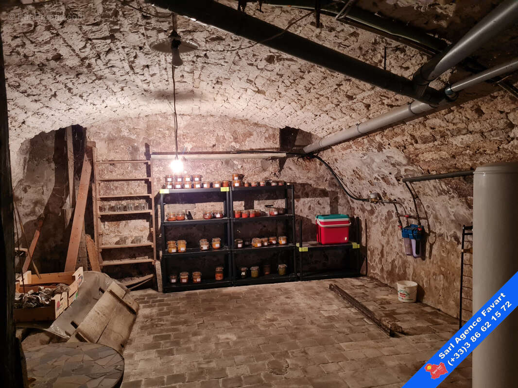 Maison à BRIENON-SUR-ARMANCON