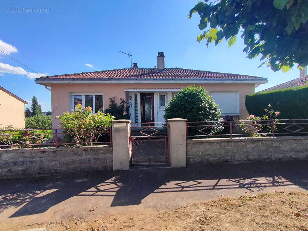 Maison à CHALUS