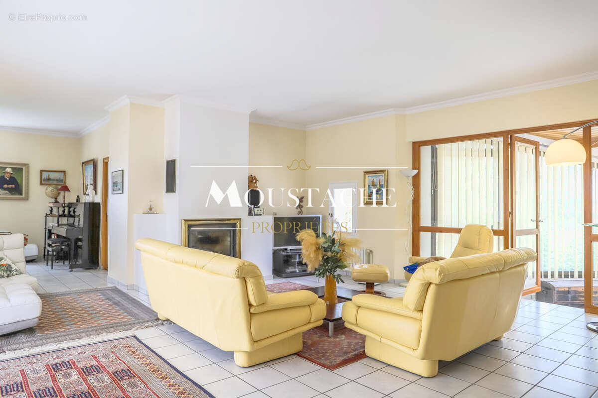 Belle villa d'architecte  avec piscine - plage et commerces a pied - - photo 3