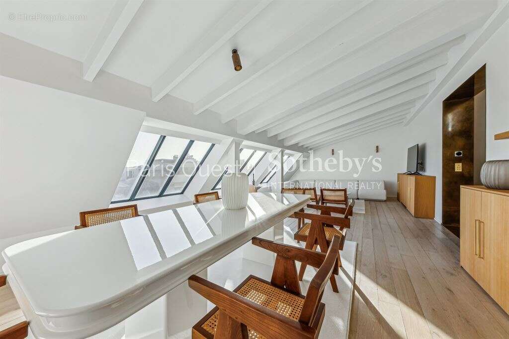 Appartement à PARIS-8E