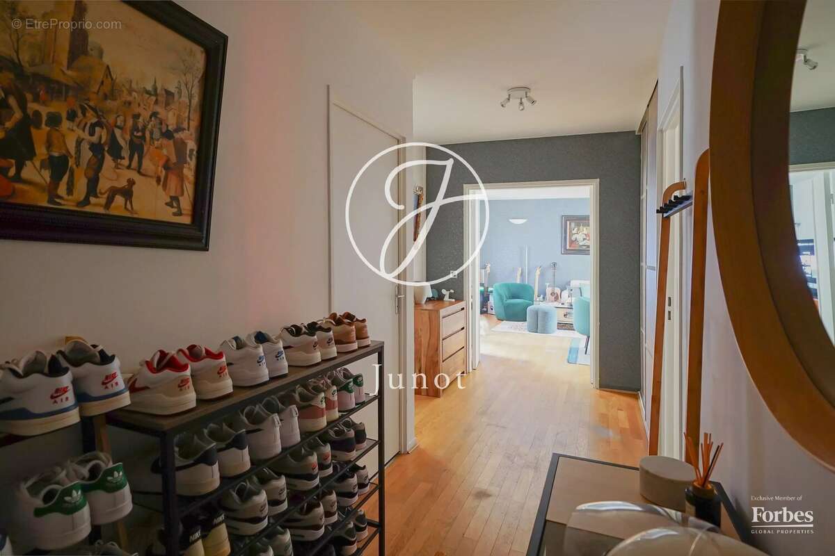 Appartement à PARIS-3E