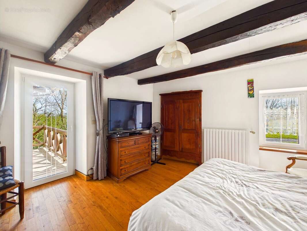 Maison à LA SALVETAT-PEYRALES