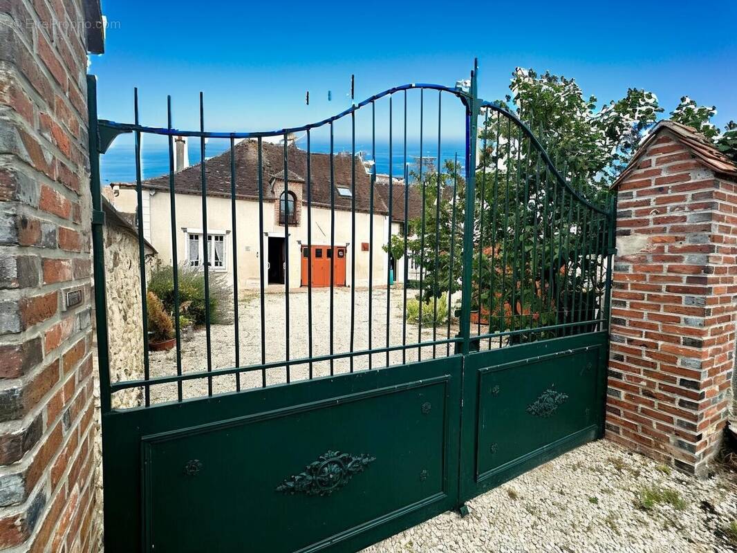 Autre à DONNEMARIE-DONTILLY