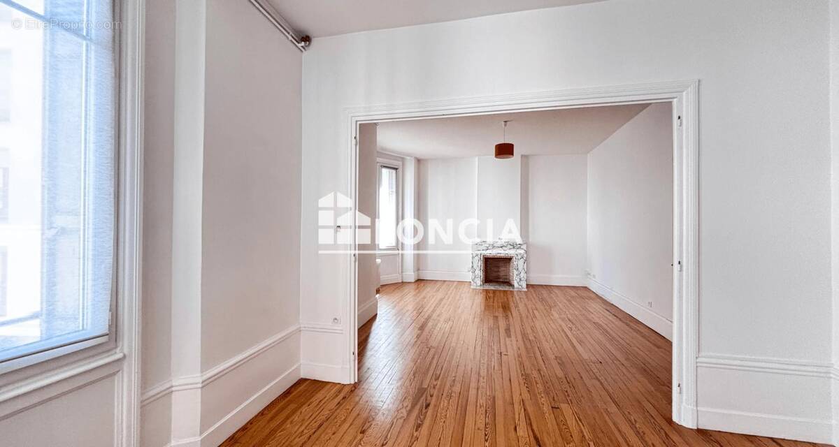 Appartement à SAINT-ETIENNE