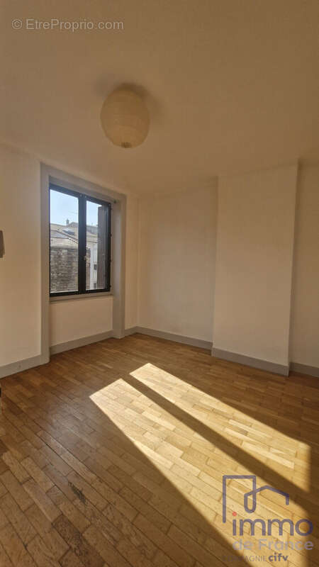 chbre 1 - Appartement à SAINT-ETIENNE