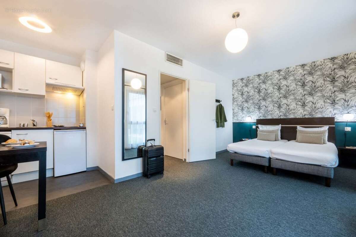 INVESTISSEMENT LOCATIF  TOULOUSE - Résidence Nemea Appart Hotel Toulouse Aéroport*** - 7.84%  de rentabilité. - photo 3