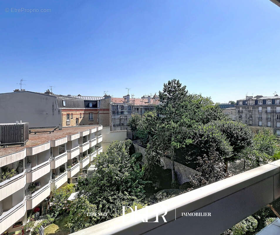Studio lumineux avec balcon - Hyper-centre Reims - photo 10