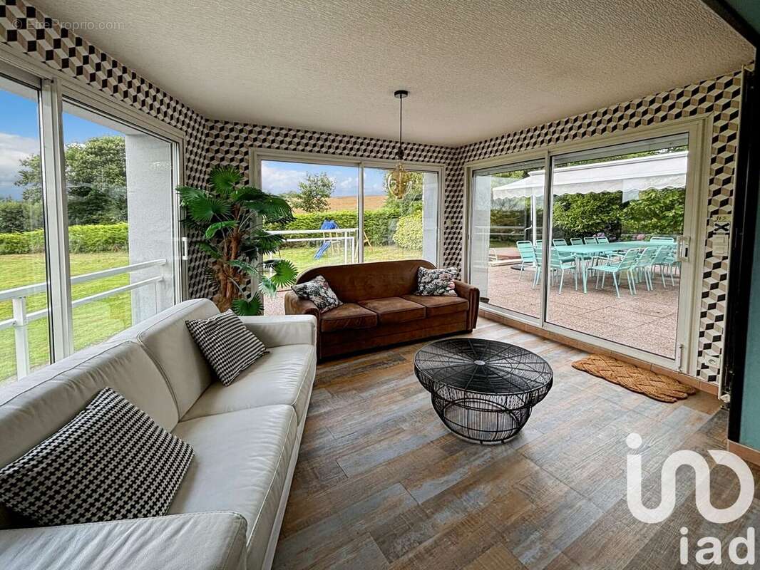 Maison 800 m² à Saint-Hernin  - photo 7