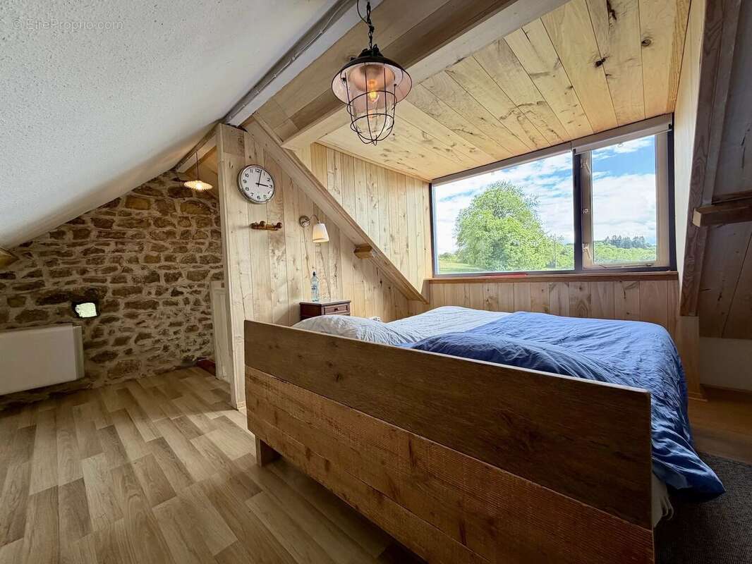 Maison à CHARBONNAT