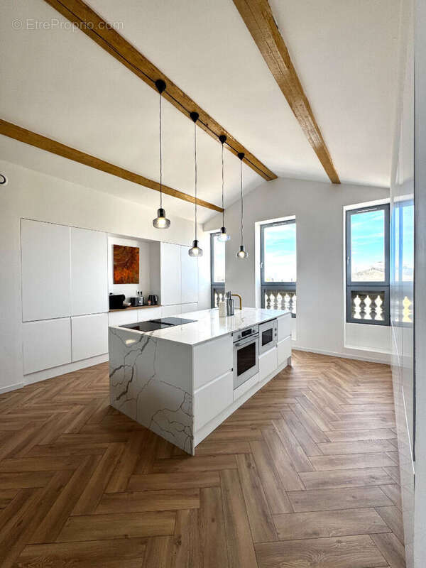 Appartement de prestige 144 m² , Immeuble historique , Centre-ville de Nîmes - photo 6