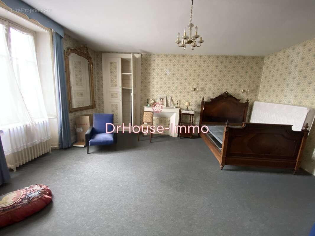 Maison à NEUVY-SAINT-SEPULCHRE