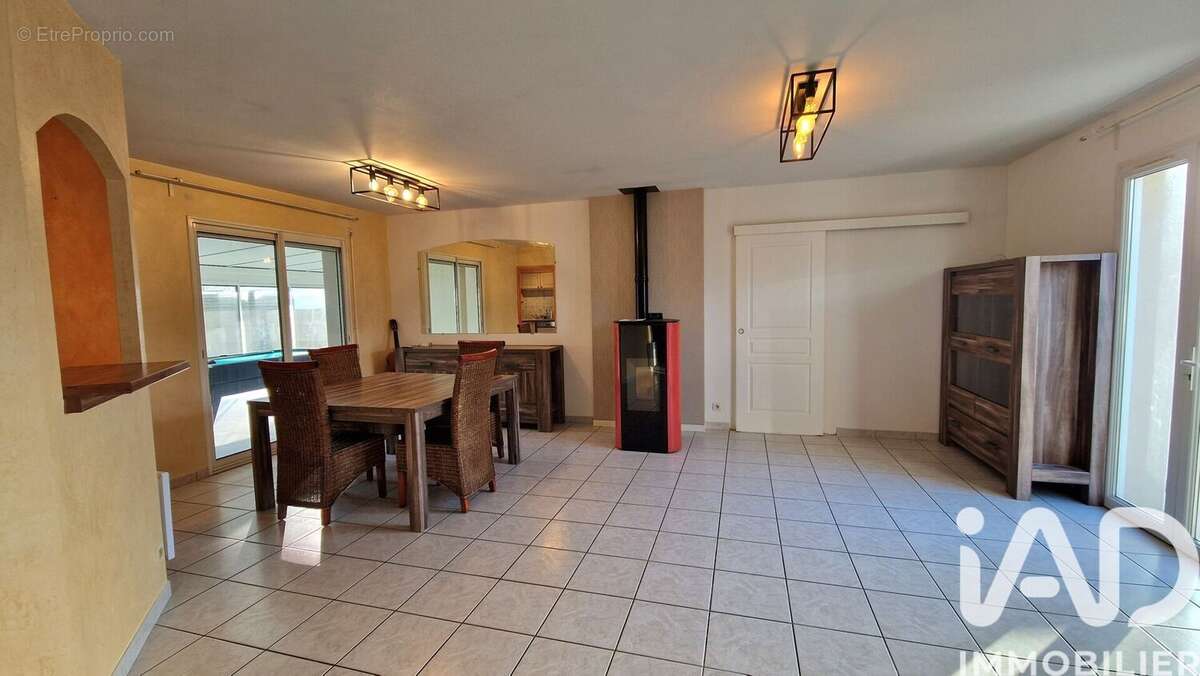 Photo 2 - Maison à SAINT-ETIENNE-DE-MONTLUC