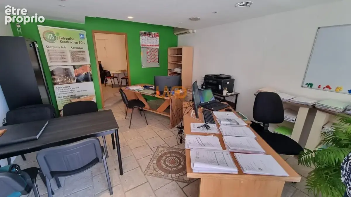 Le muy (83490) – maison de village appartements et commerce - photo 5