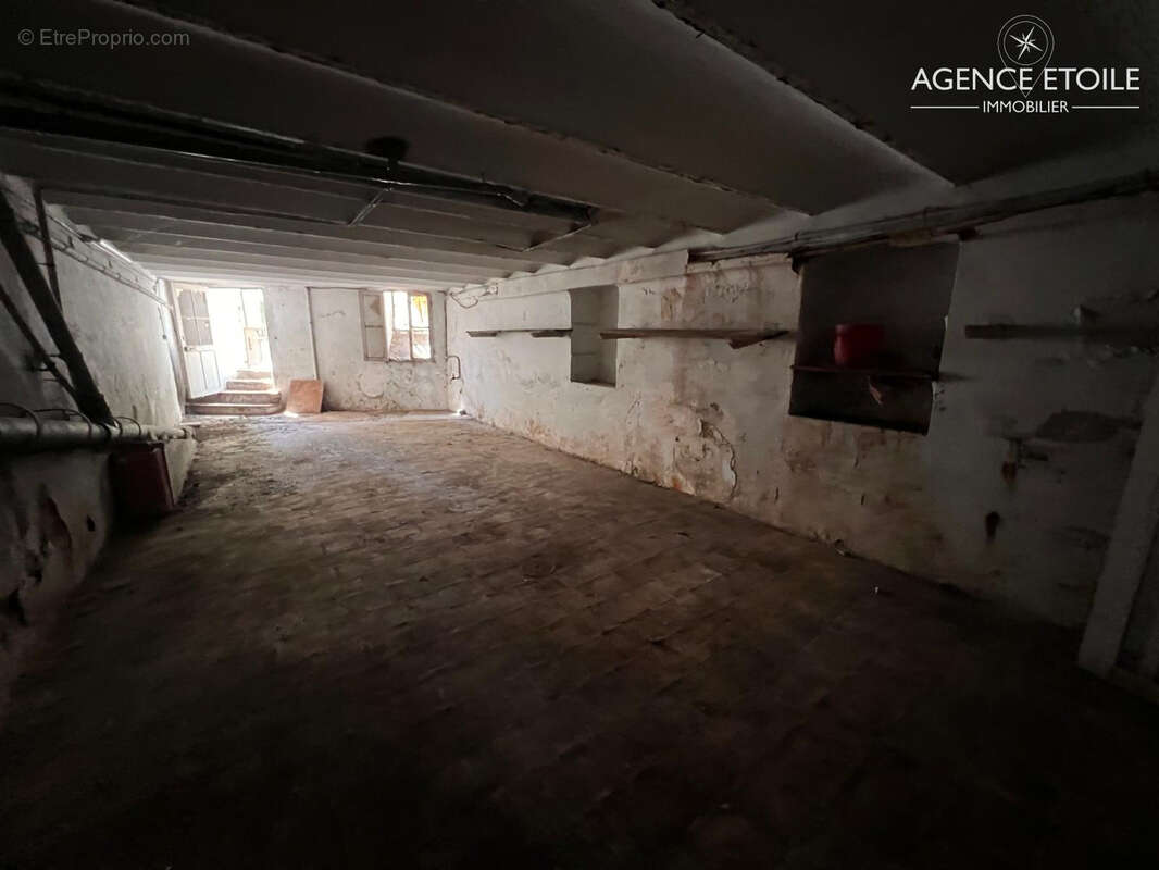 Commerce à MARSEILLE-1E