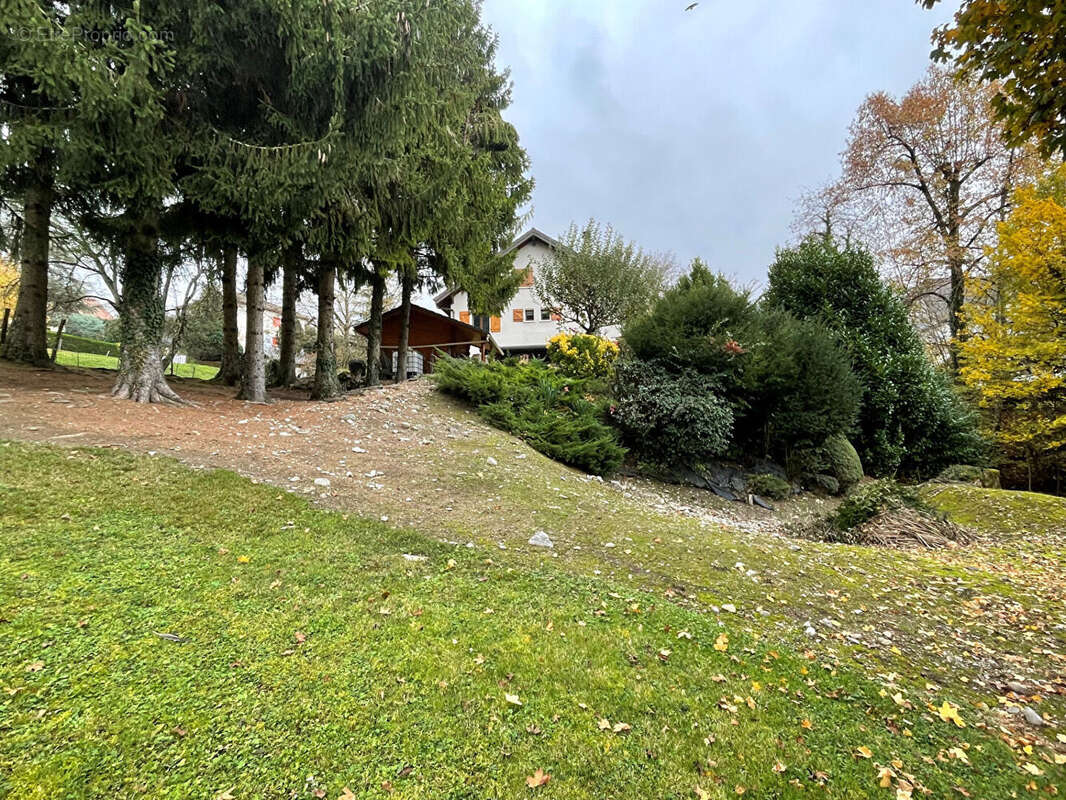 Terrain à MOUXY