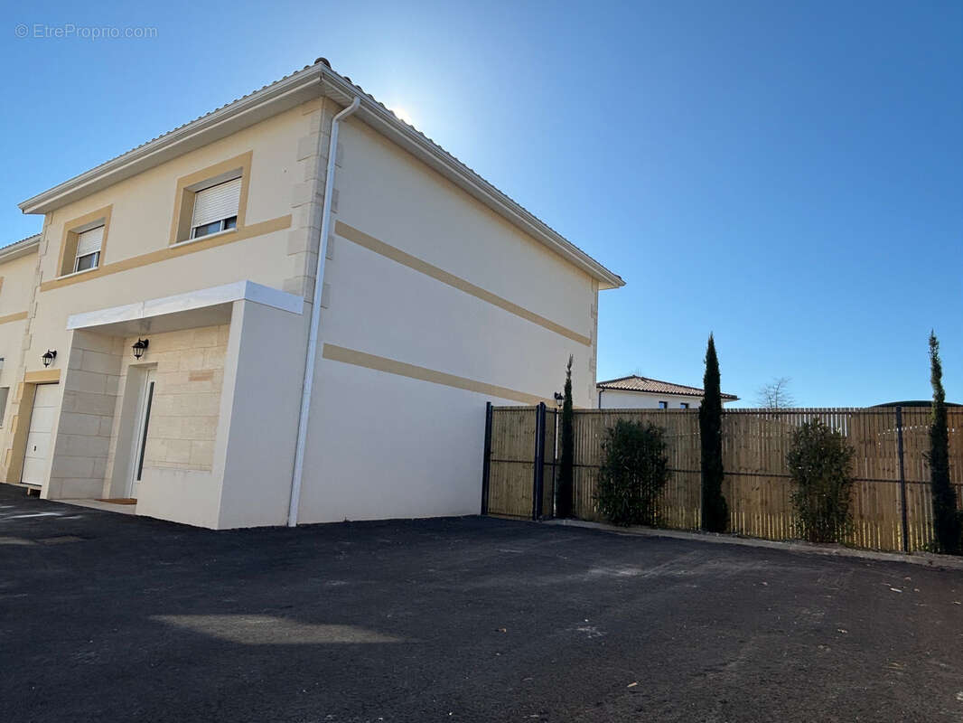 Maison à PAREMPUYRE