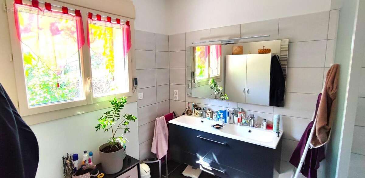 Maison à LIVINHAC-LE-HAUT