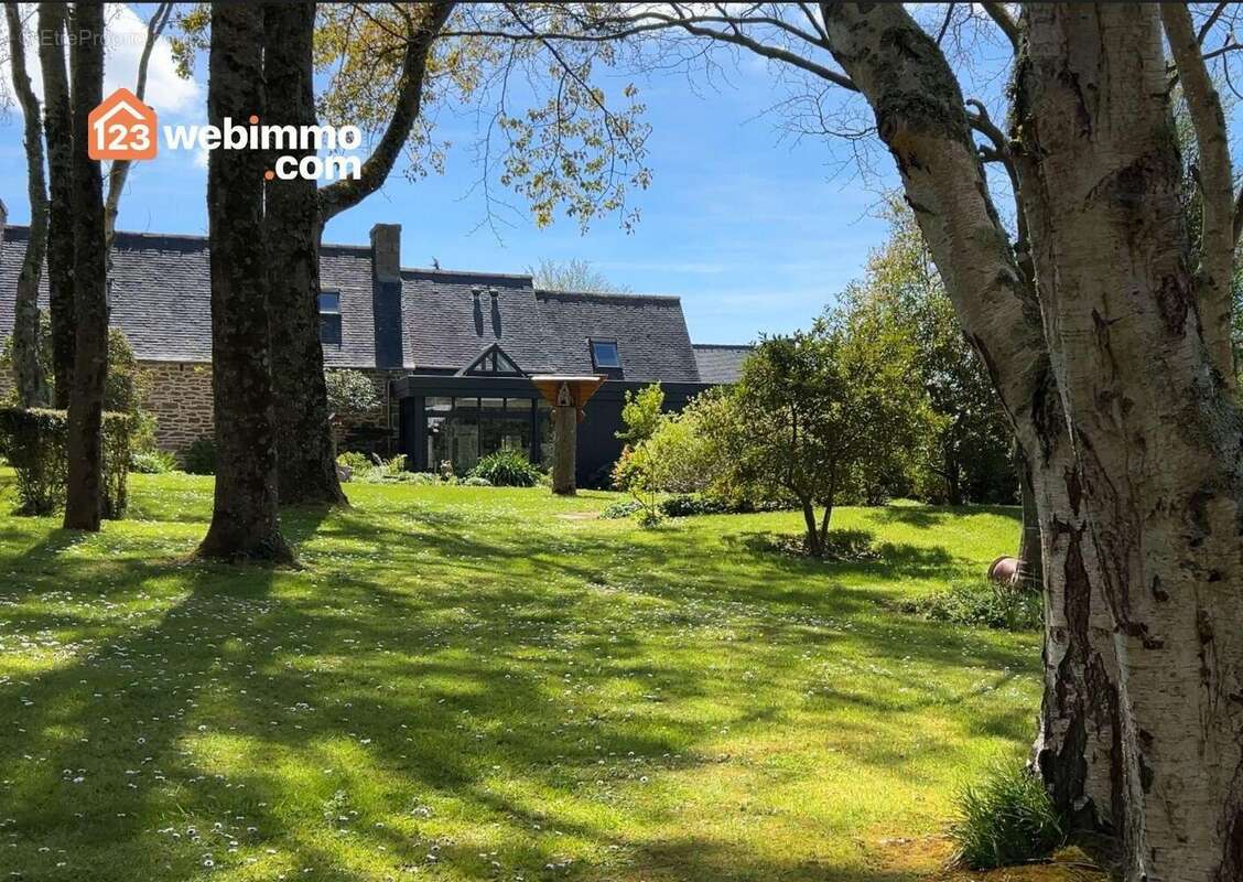 Maison à TREDREZ-LOCQUEMEAU