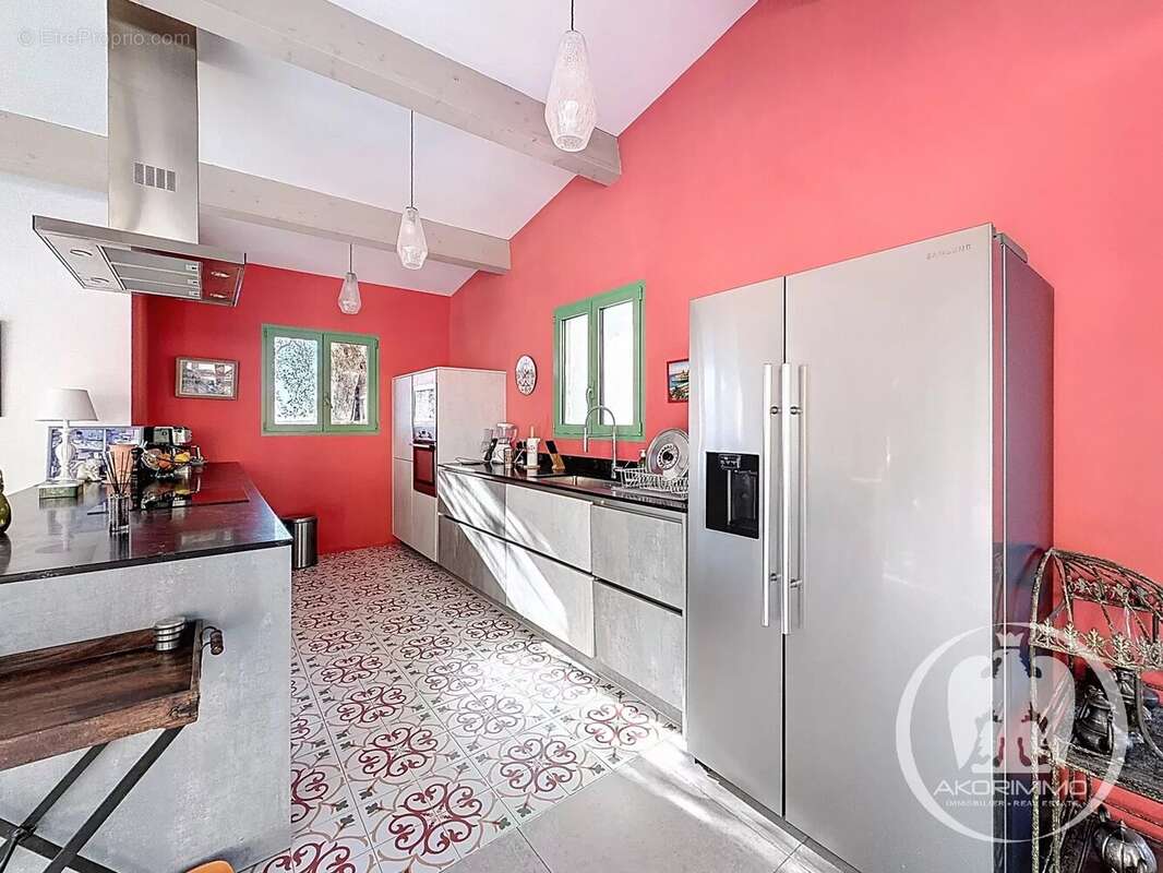 Maison à CASTAGNIERS